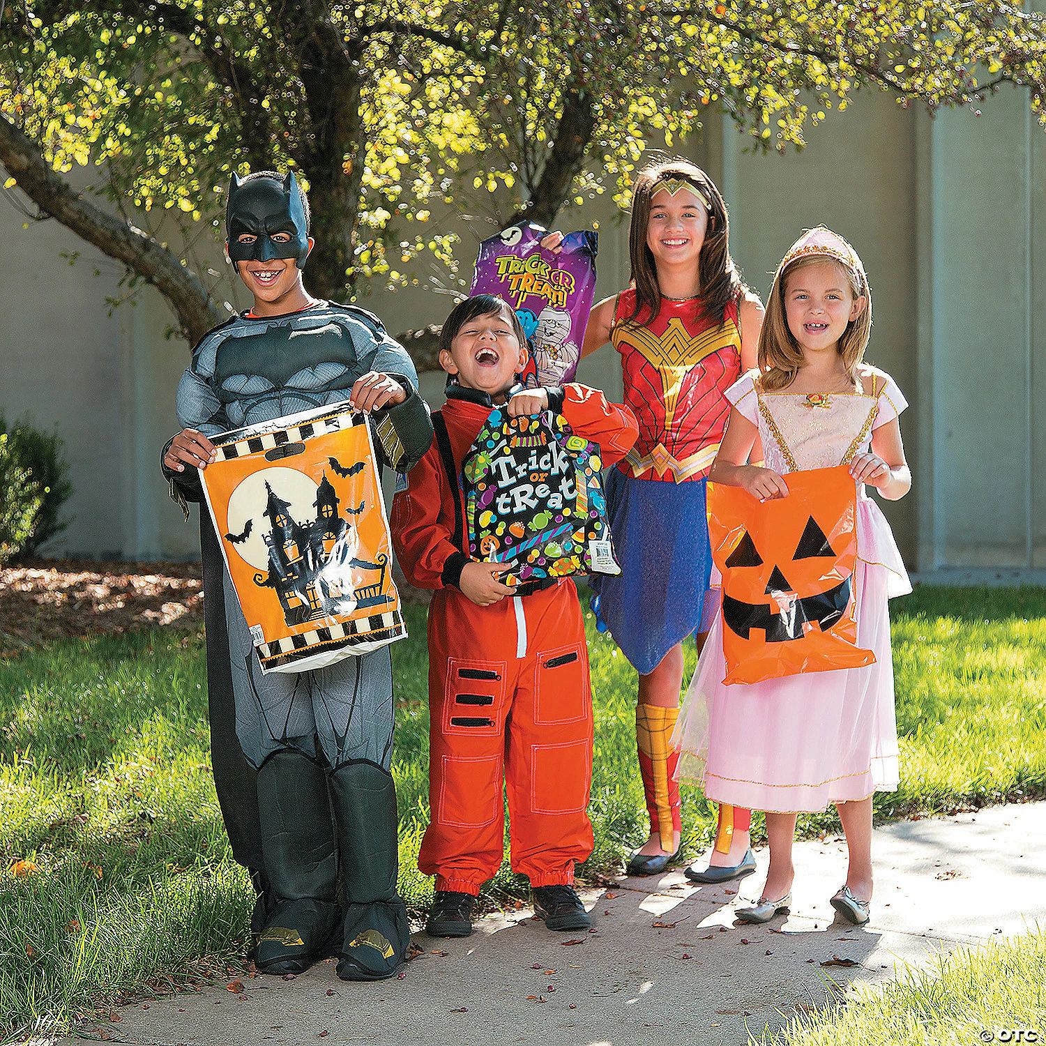 Wholesale ๐ 12 1/2" x 17" Bulk Medium ๐ง Halloween Trick-or-Treat Plastic Goody Bag Assortment - 250 Pc. ๐ 2 Wholesale ๐ 12 1/2" x 17" Bulk Medium ๐ง Halloween Trick-or-Treat Plastic Goody Bag Assortment - 250 Pc. ๐ - Image 2